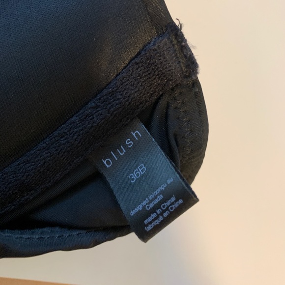 Sporty black front closure push-up bra - Picture 5 of 5